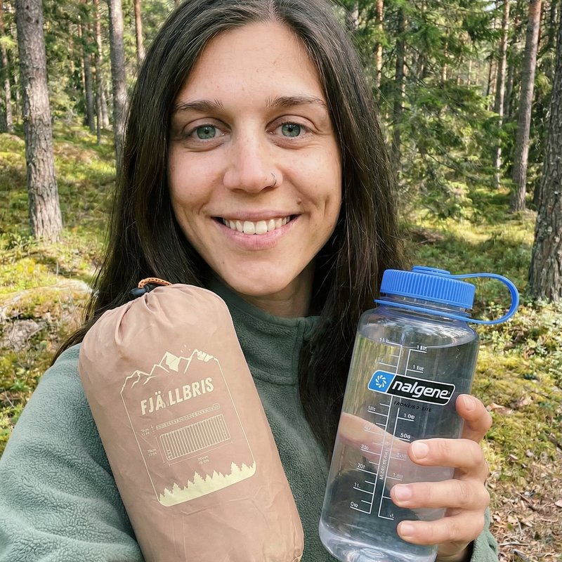 4. Under 1 kg — packs smaller than a water bottle